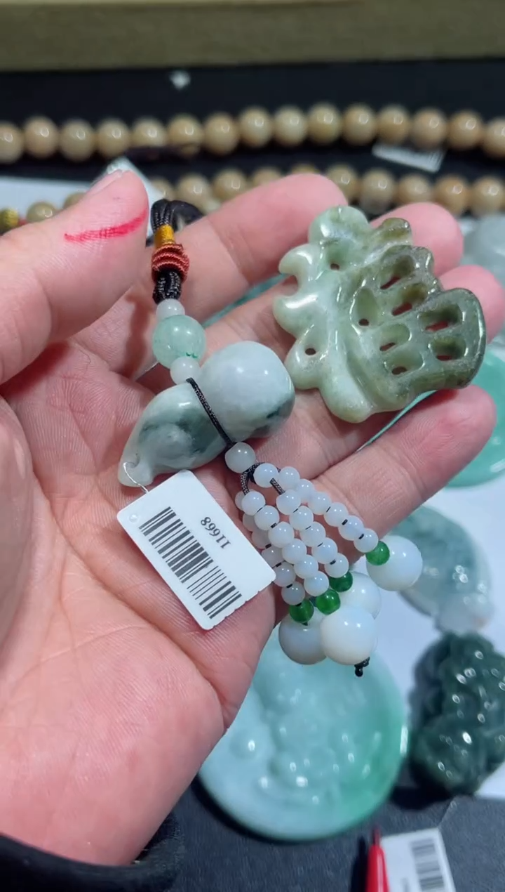 【闪购商品】翡翠颈饰未镶嵌00011472