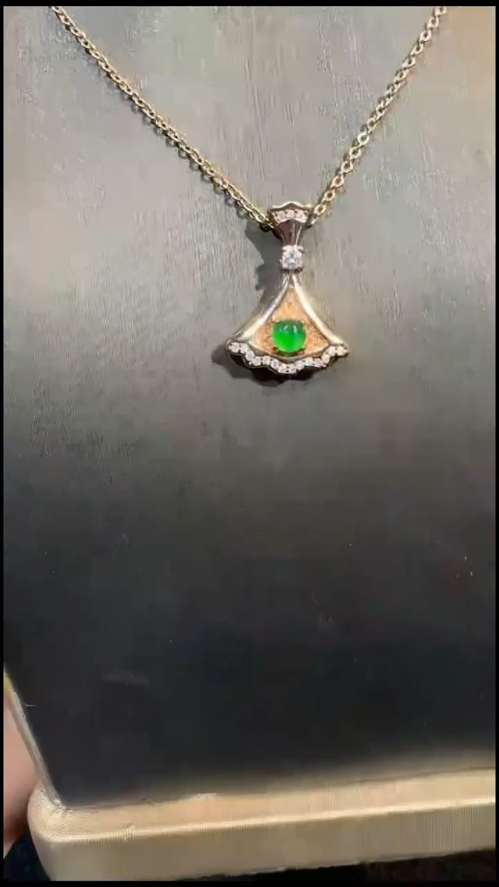 【闪购商品】翡翠吊坠(不含链)未镶嵌多样性发货其一不含链