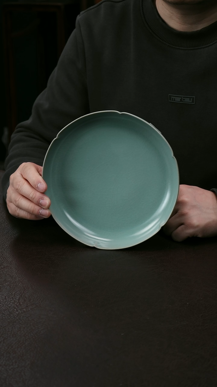 【闪购商品】其他汝官窑精品偏绿大葵口洗70