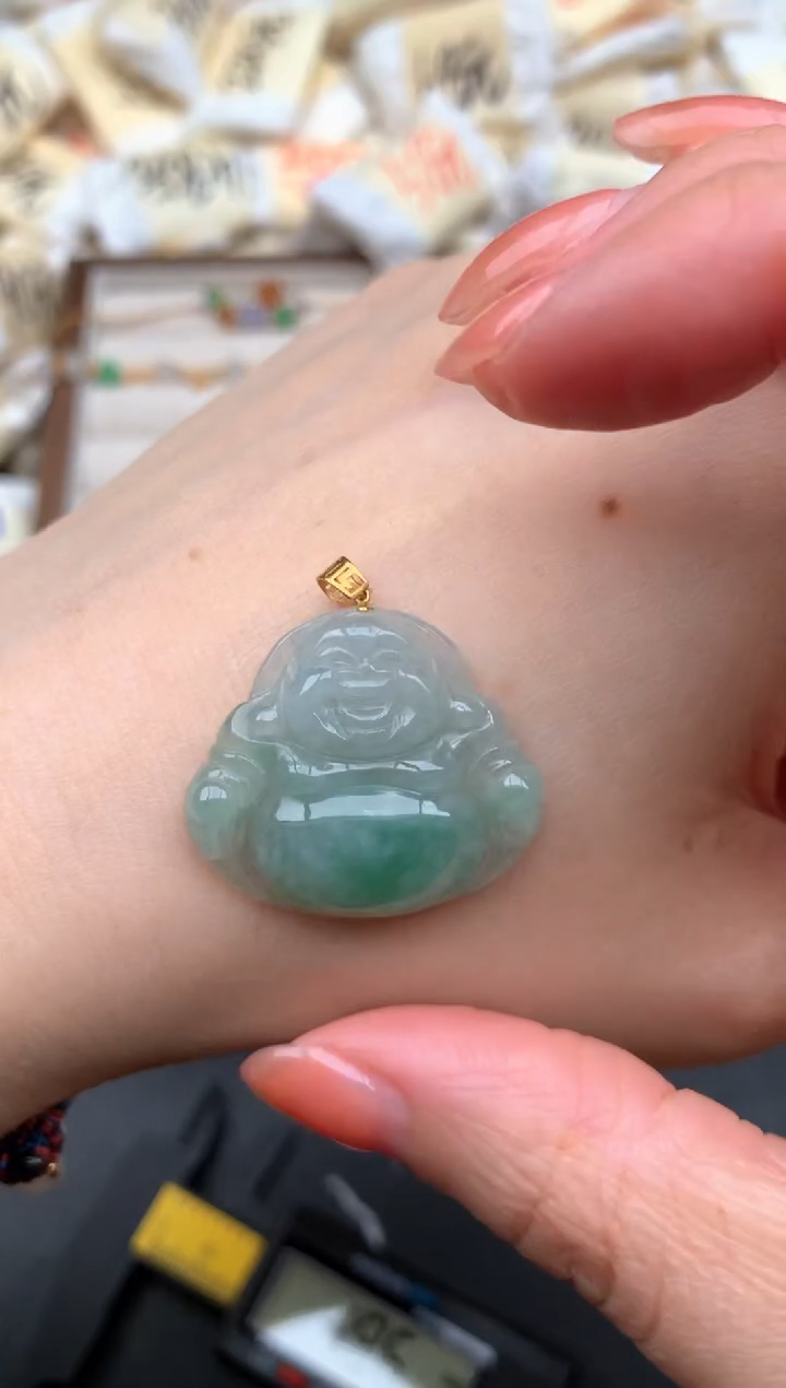 18K金镶嵌挂件翡翠1