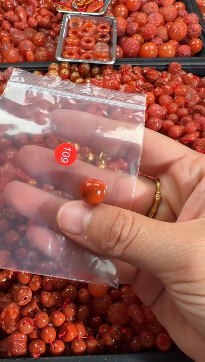 【闪购商品】南红玛瑙颈饰未镶嵌1