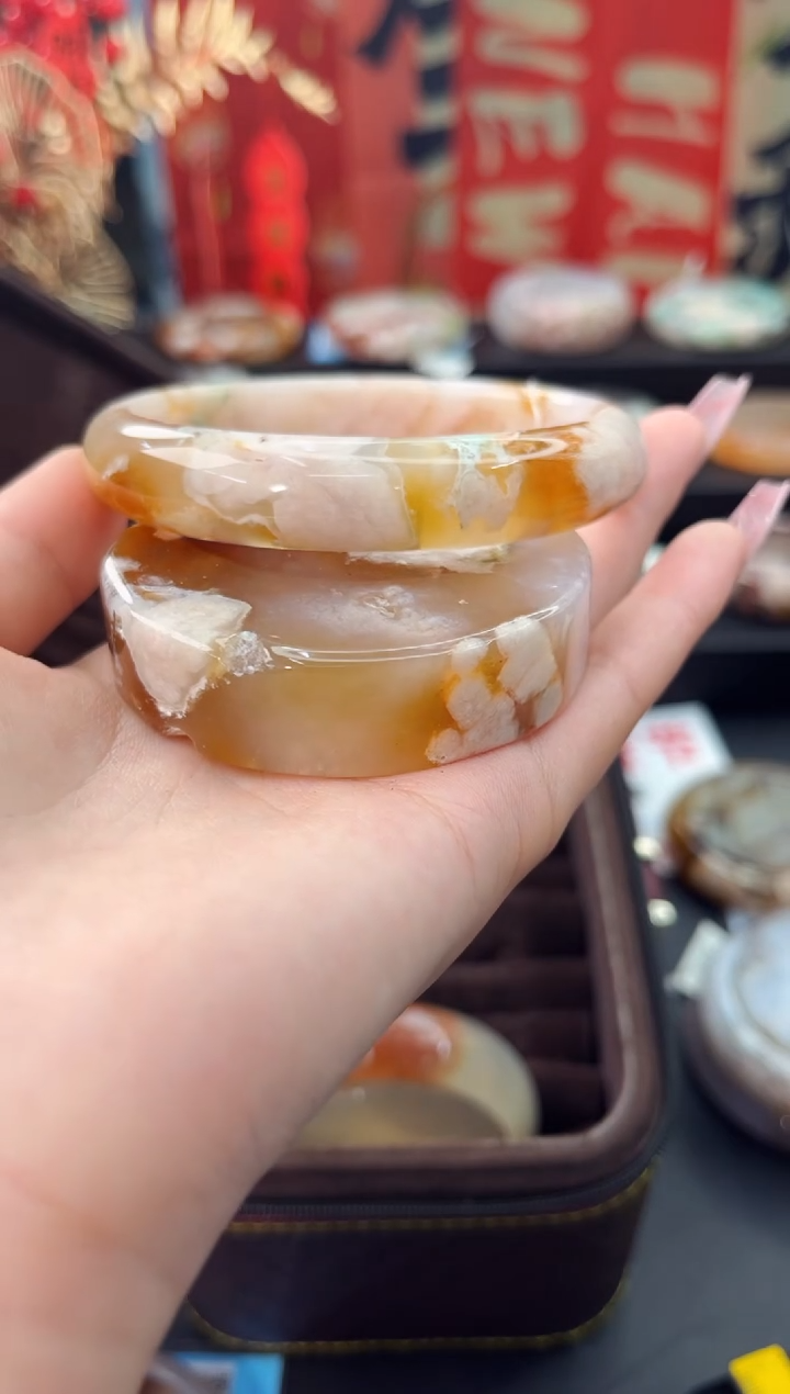 【闪购商品】石英质玉手镯未镶嵌赠送镯心（65圈口）