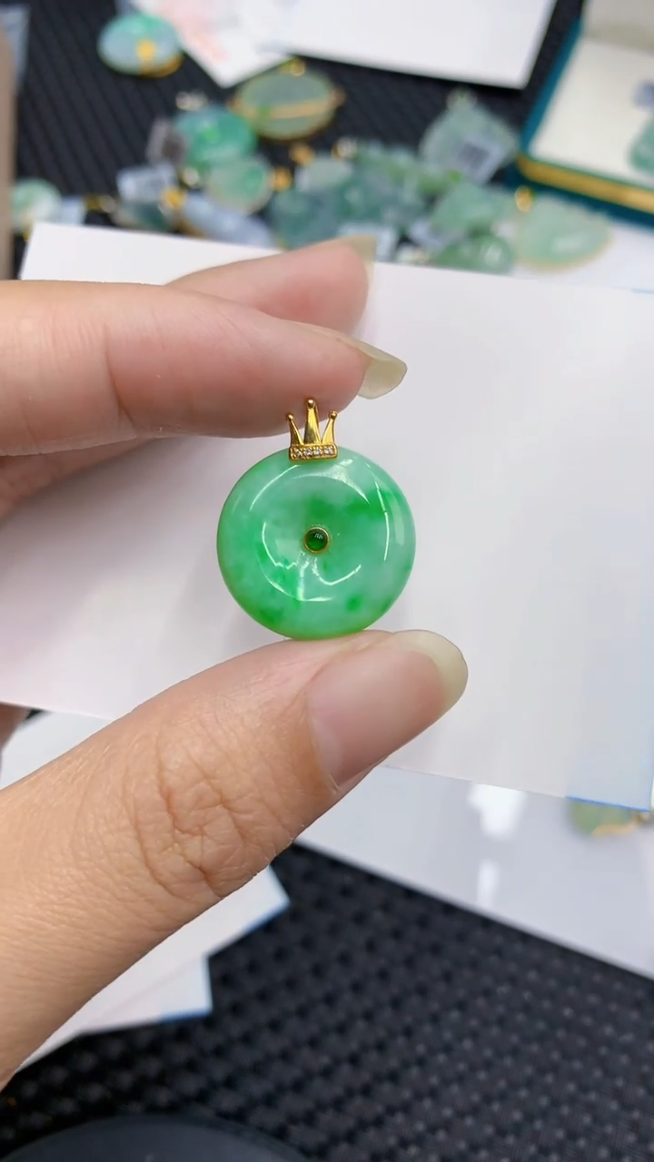 【闪购商品】翡翠颈饰18K金镶嵌            8