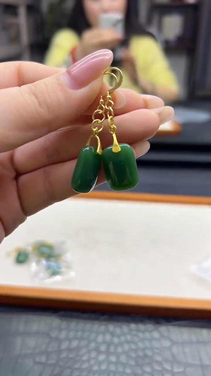 14K金镶嵌和田玉（碧玉）耳饰E171