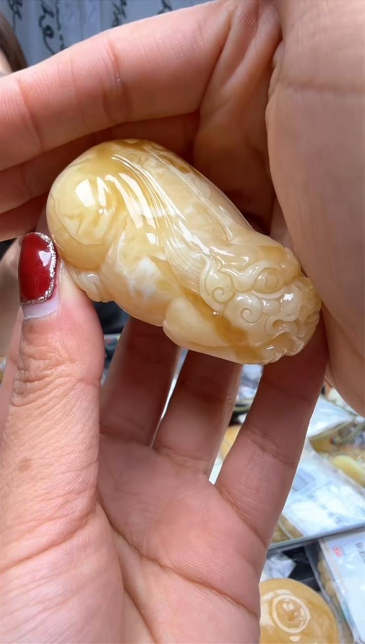 【闪购商品】琥珀裸石未镶嵌挂坠