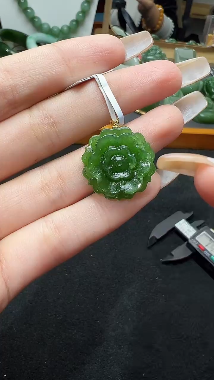 【闪购商品】和田玉吊坠(赠链)18K金镶嵌16