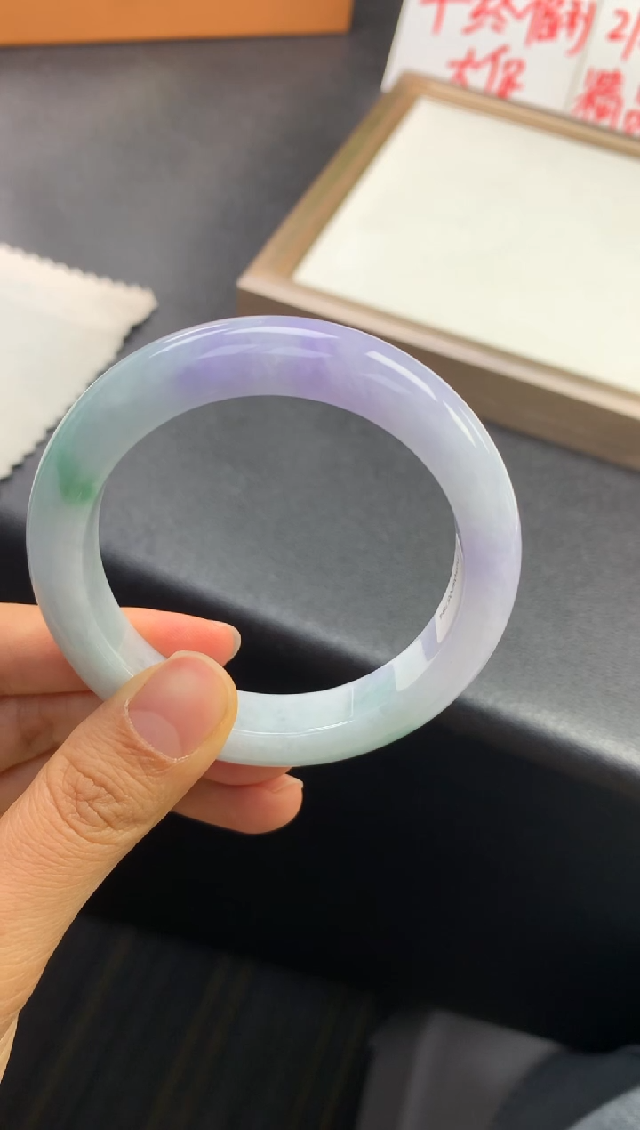 未镶嵌手镯翡翠退货需手镯吊牌标签完好