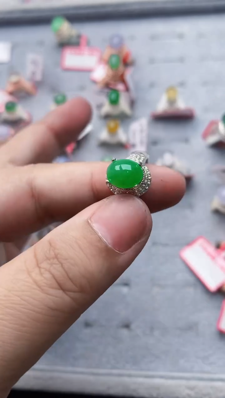 翡翠未镶嵌戒指1515---98