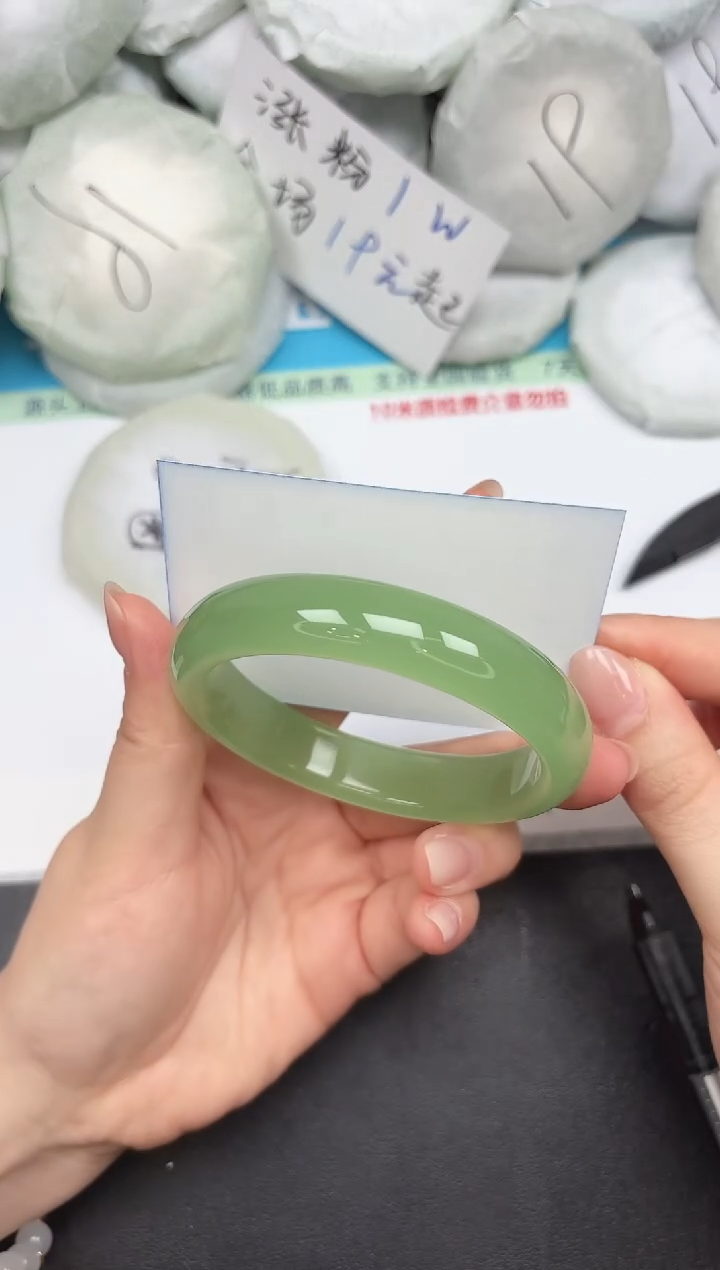 未镶嵌手镯石英质玉A245/5960
