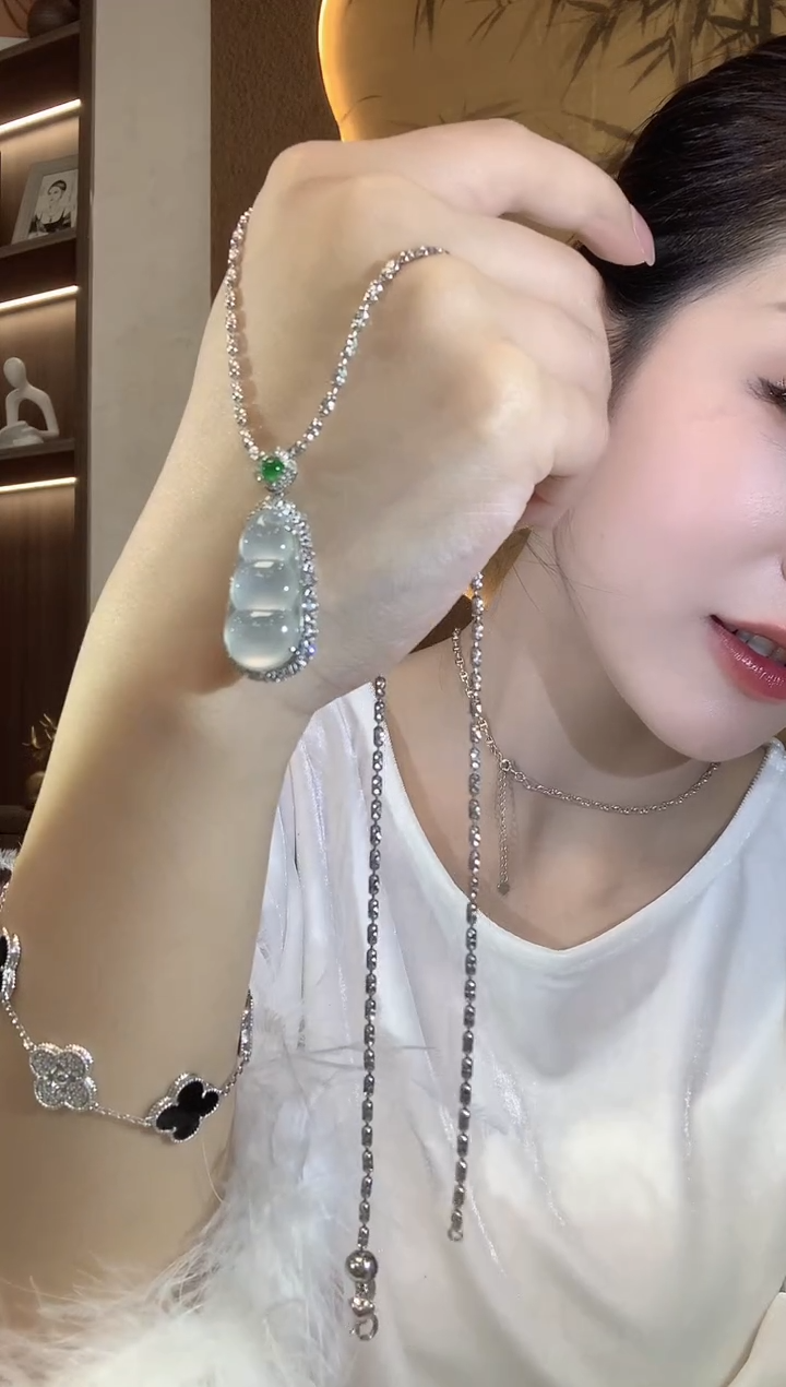 【闪购商品】翡翠吊坠(不含链)18K金镶嵌C70