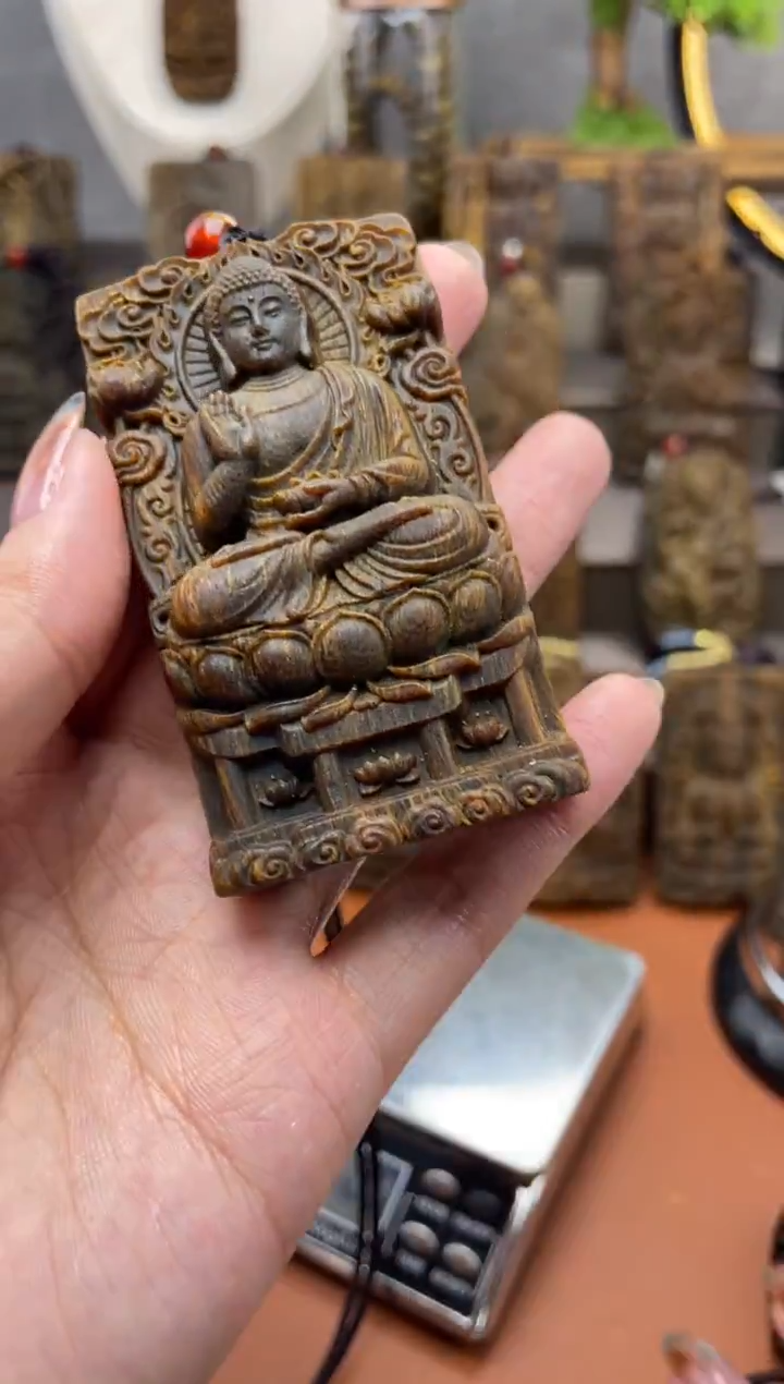 木木雕款芽庄 盘坐阿弥7cm送养香瓶 