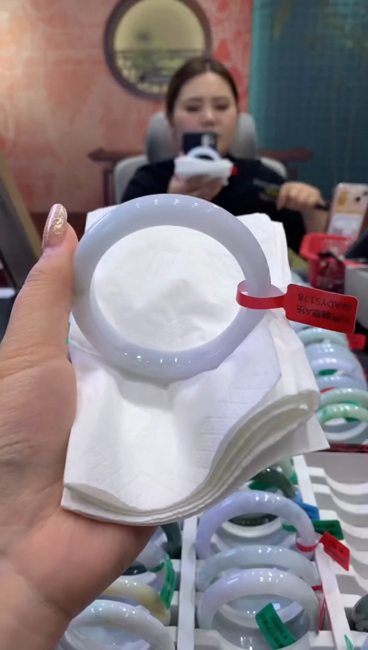 【闪购商品】翡翠手镯未镶嵌多人004156