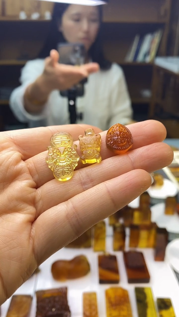 琥珀颈饰未镶嵌SN83-29（三个）手机挂