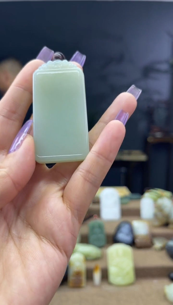 颈饰未镶嵌和田玉1