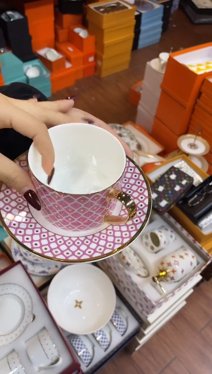 杯鸿辉家品牌瓷器，京东包邮！