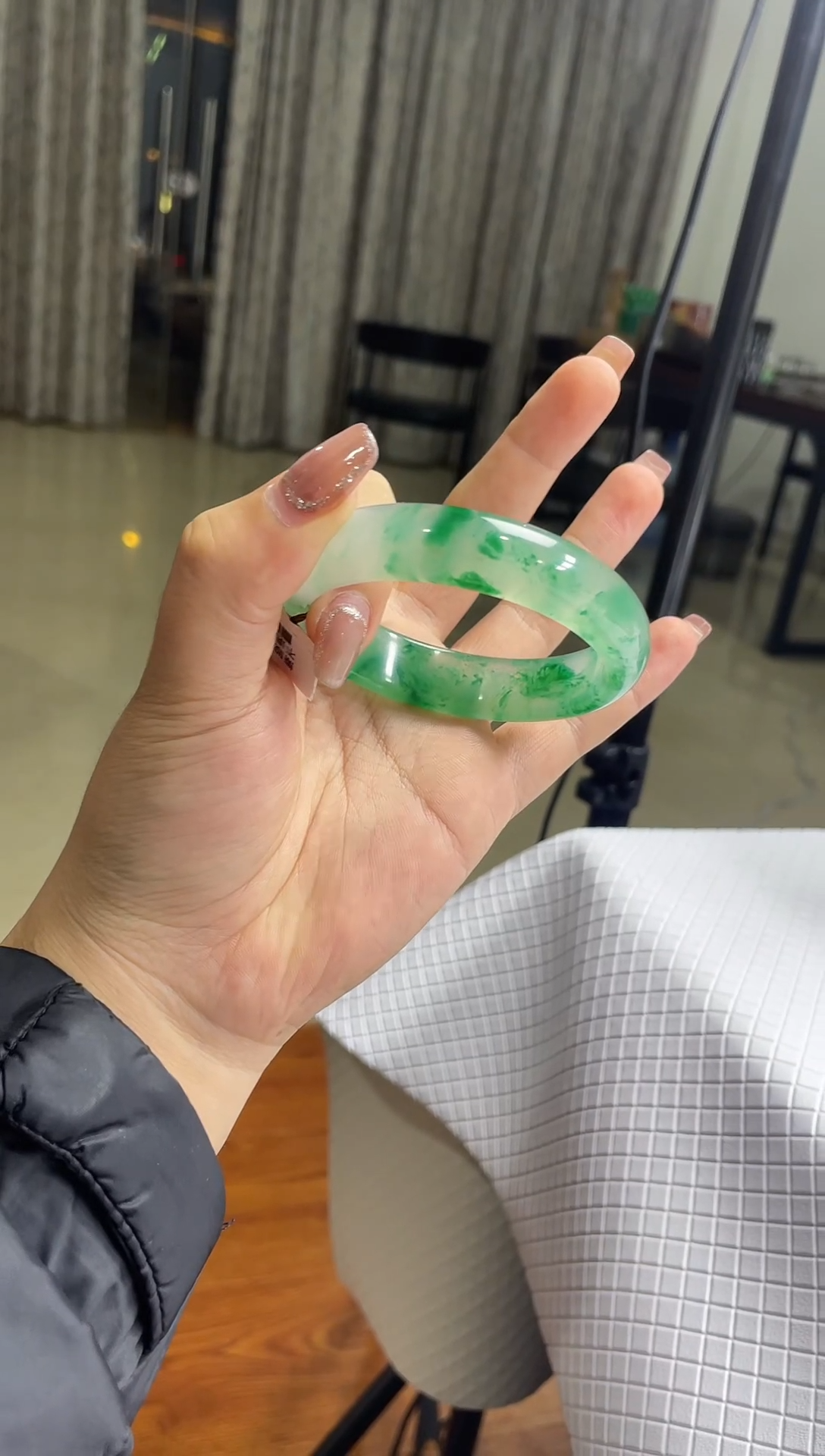 【闪购商品】石英质玉手镯未镶嵌非洲翠手镯多样性发货