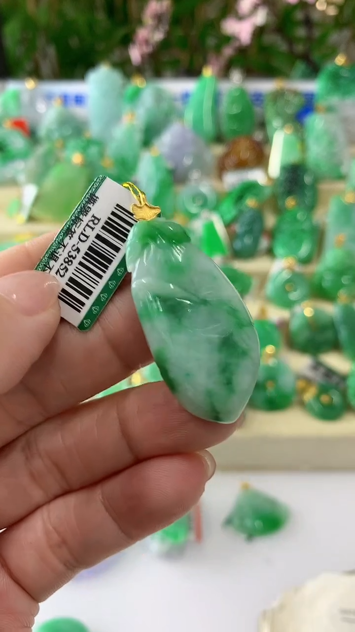 【闪购商品】翡翠吊坠(不含链)18K金镶嵌挂件