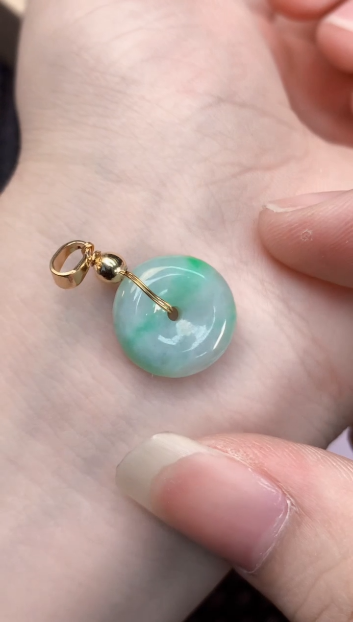 翡翠未镶嵌颈饰        1