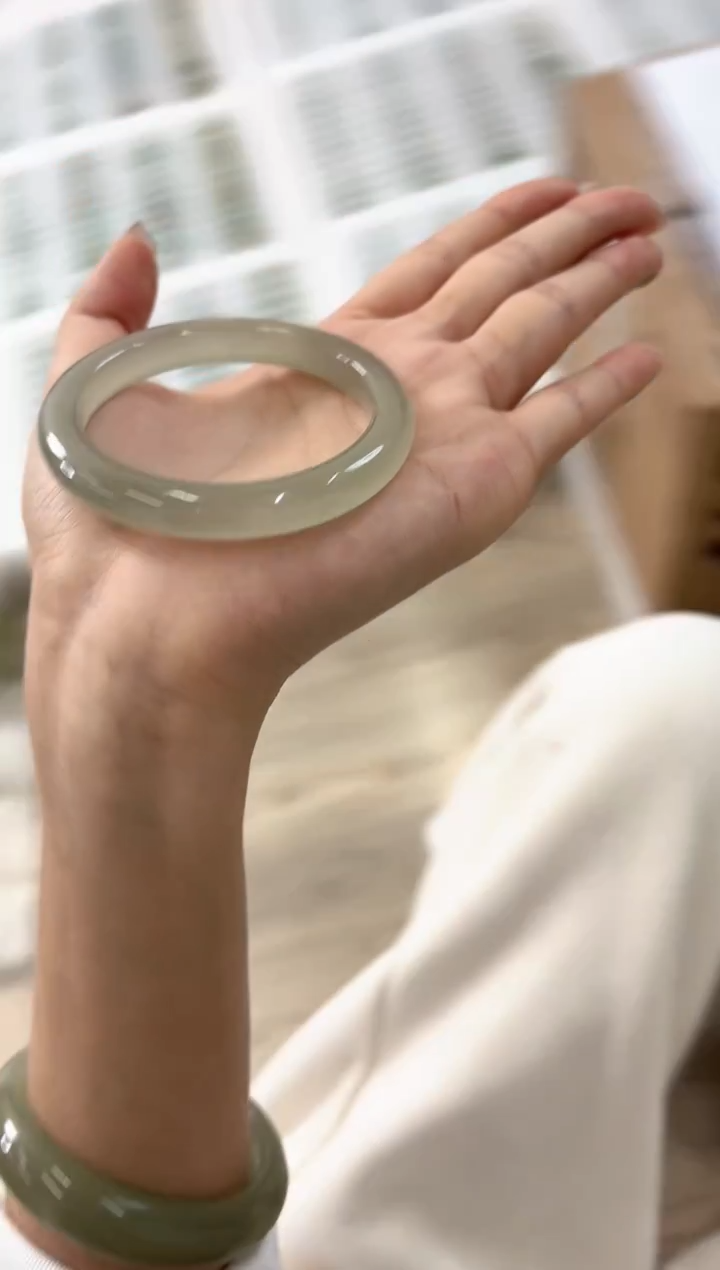 未镶嵌手镯石英质玉18-53D