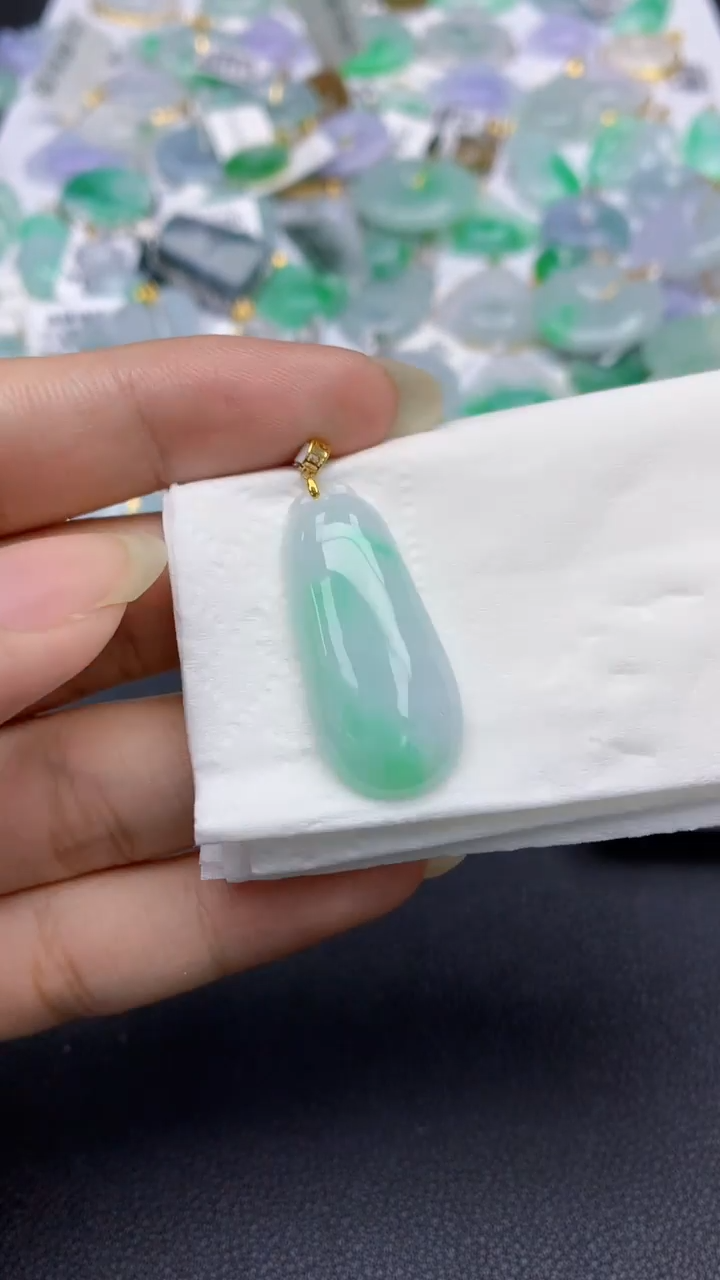 颈饰18K金镶嵌翡翠天然缅甸a货翡翠百元以上9元证书费自理