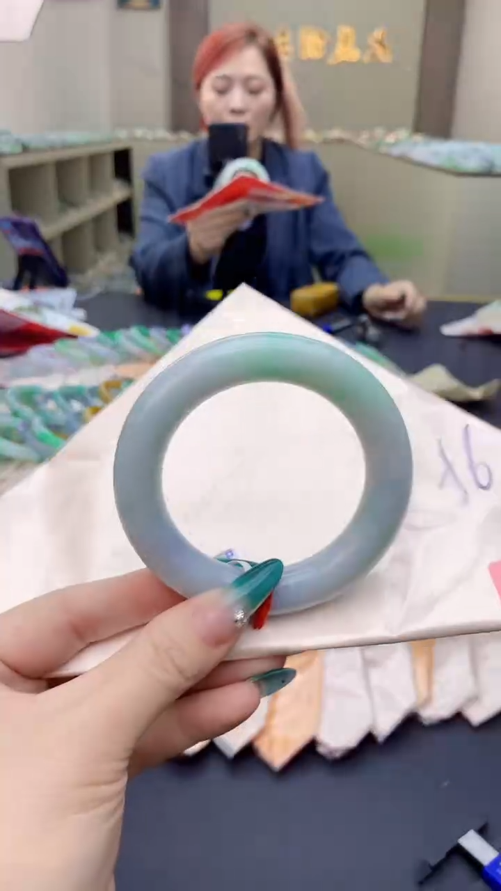 【闪购商品】翡翠手镯未镶嵌0263370304