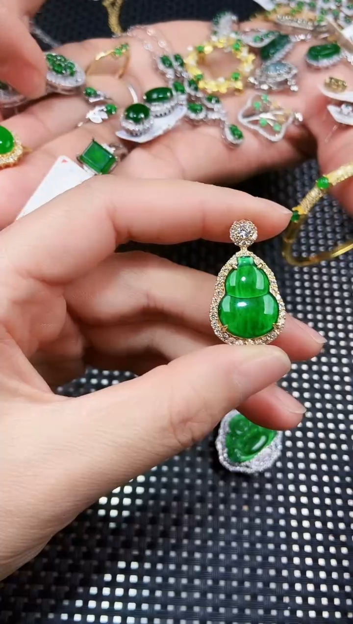 【闪购商品】翡翠吊坠(不含链)未镶嵌11111111