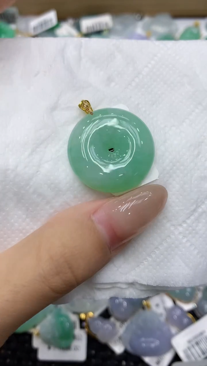 翡翠18K金镶嵌颈饰111111111111