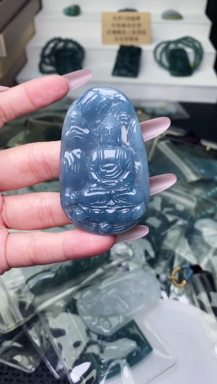 颈饰未镶嵌翡翠 