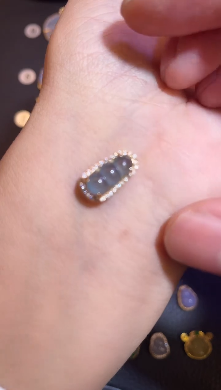 颈饰18K金镶嵌翡翠a货翡翠