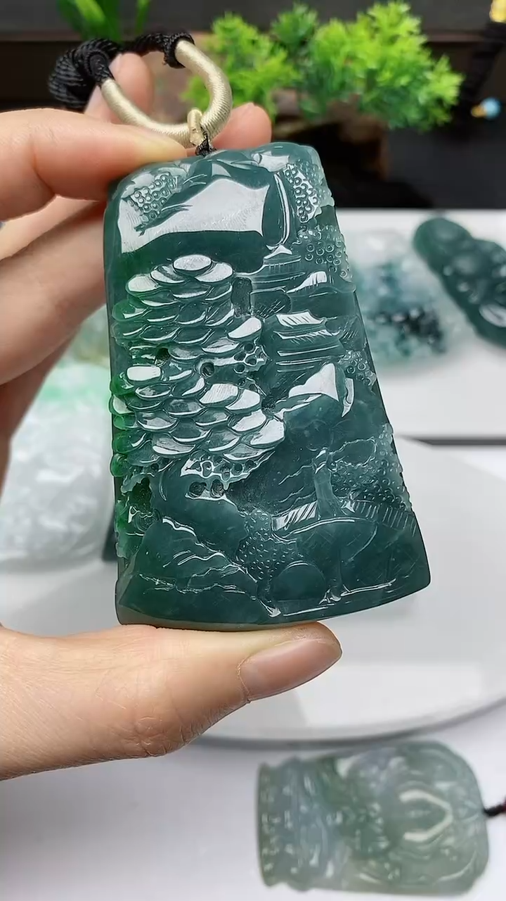 【闪购商品】翡翠颈饰未镶嵌