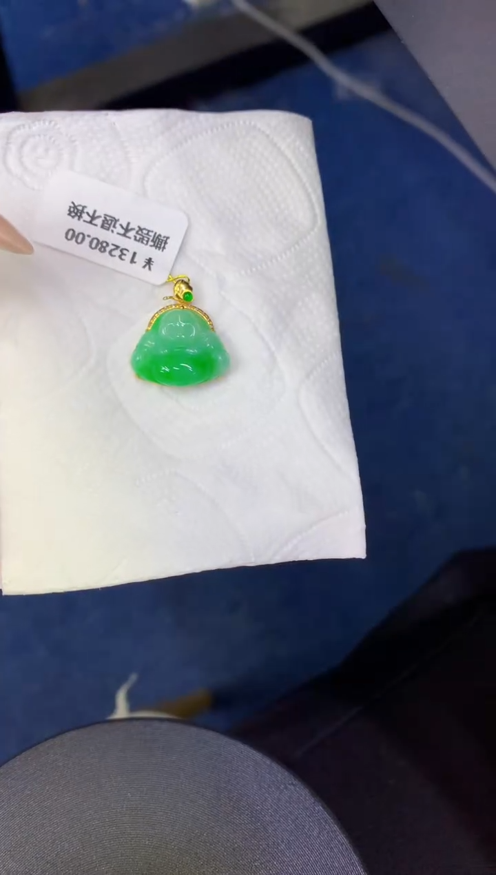 颈饰18K金镶嵌翡翠缅甸天然翡翠A货