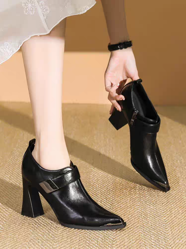 御姐范尖头高跟及踝靴女韩版新款时尚金属扣尖头粗跟深口单鞋