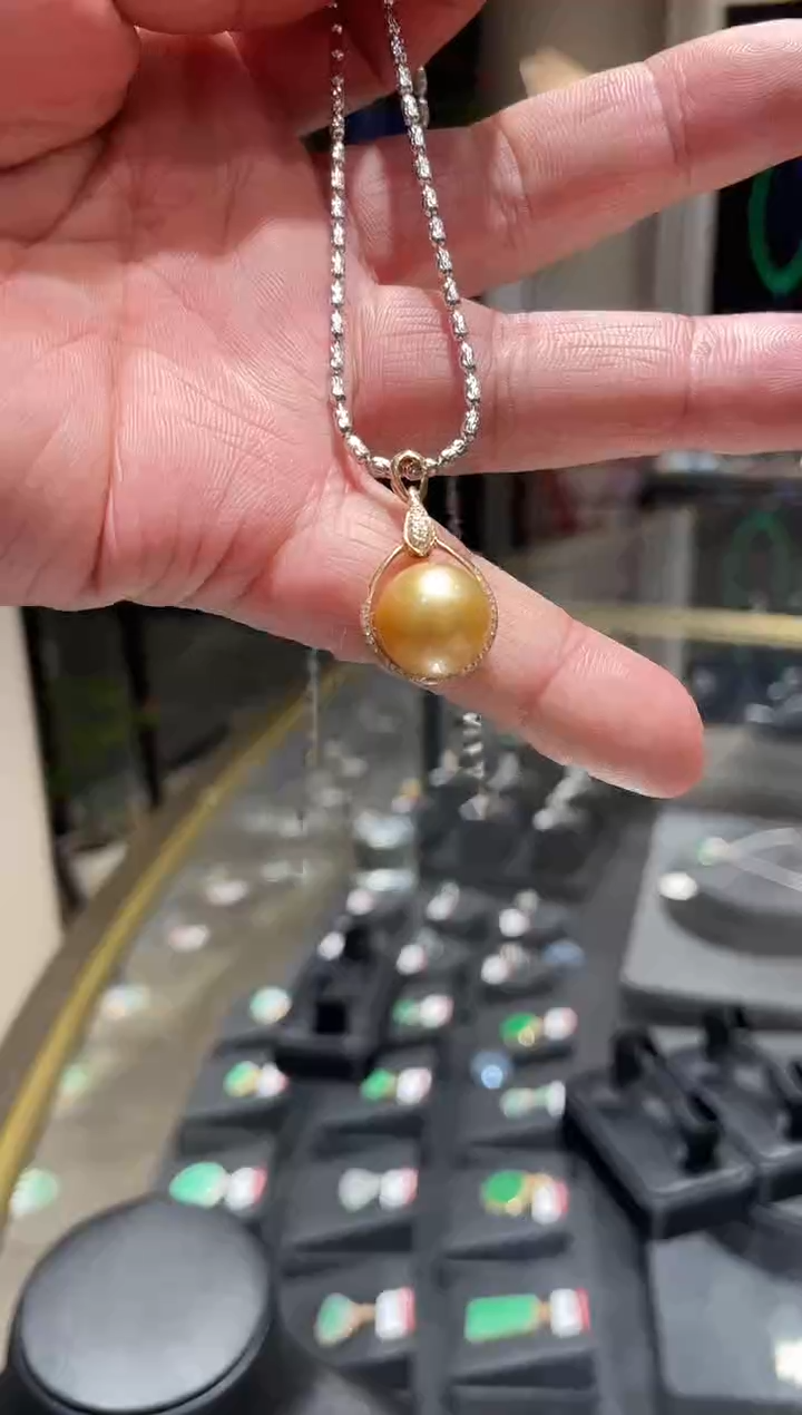 【闪购商品】海水珍珠颈饰18K金镶嵌实体清仓