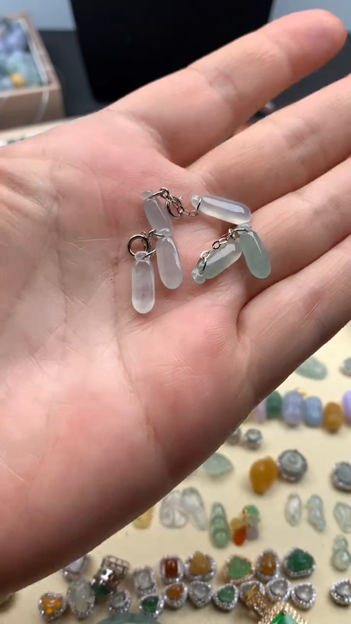 【闪购商品】翡翠颈饰银S925镶嵌翡翠福瓜滴流