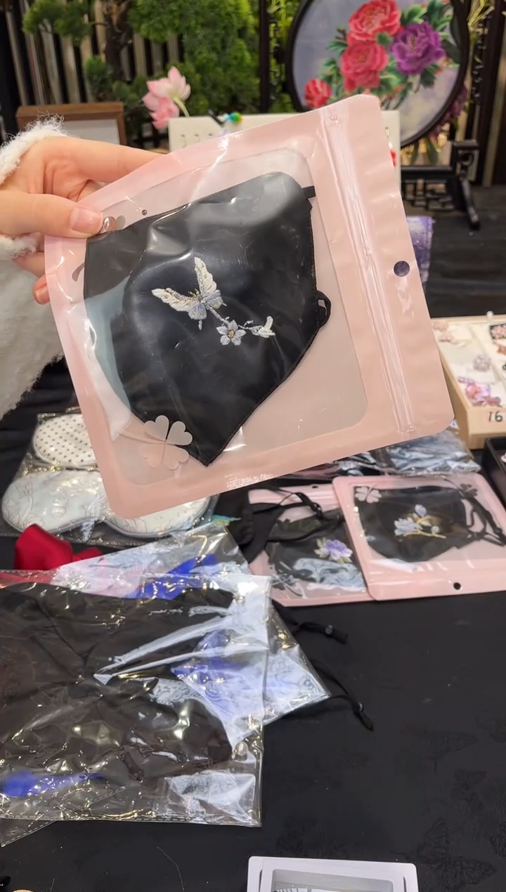 织绣d**a非遗手工苏绣饰品