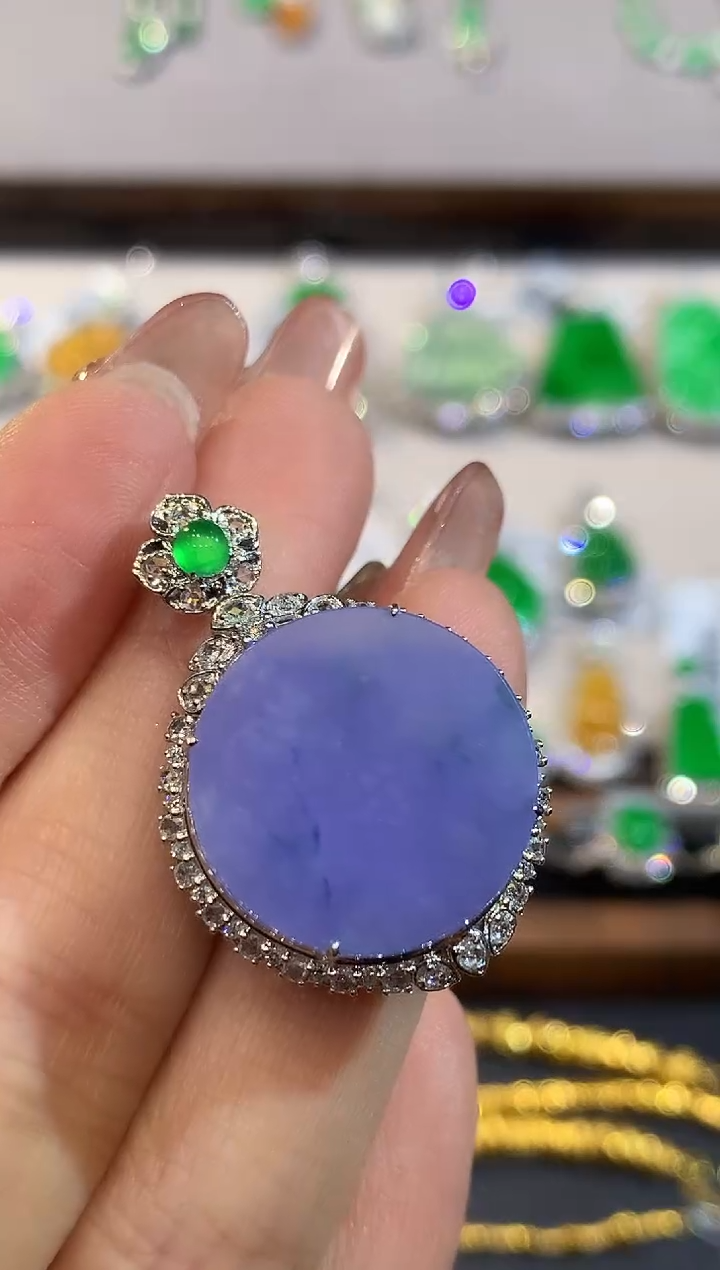 吊坠(不含链)18K金镶嵌翡翠多样性发其一