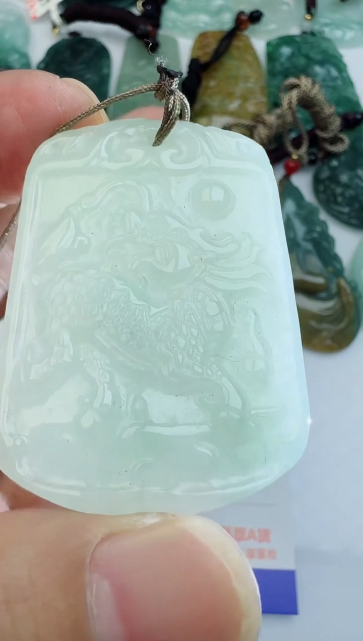 【闪购商品】翡翠颈饰未镶嵌111111111111