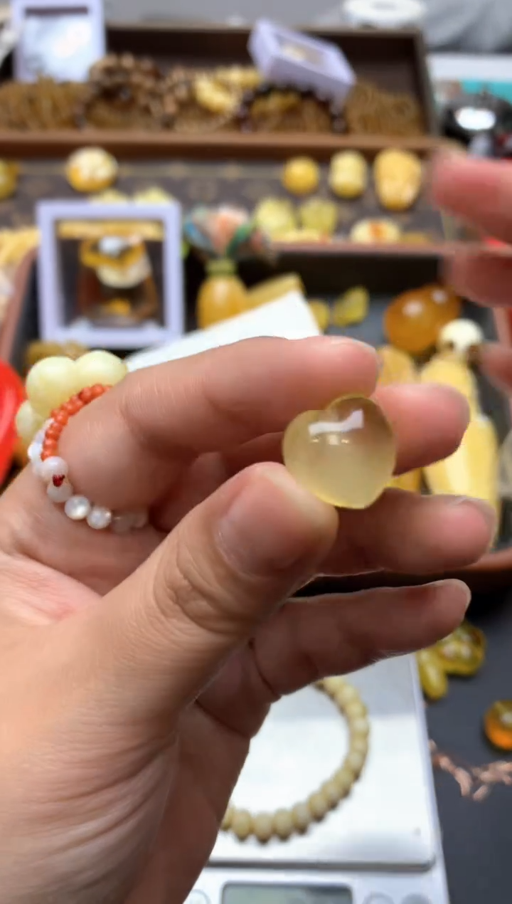 【闪购商品】琥珀珠宝奇石未镶嵌127琥珀蜜蜡花粉有纹小坑介意勿拍