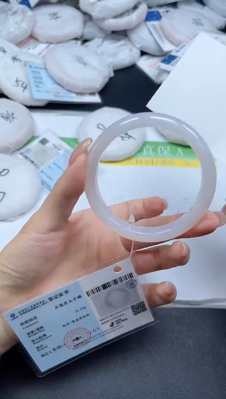 未镶嵌手镯石英质玉0136-5657