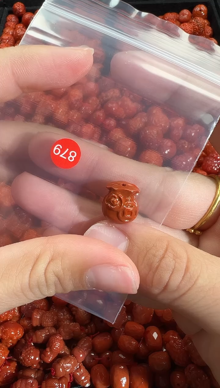 颈饰未镶嵌南红玛瑙1
