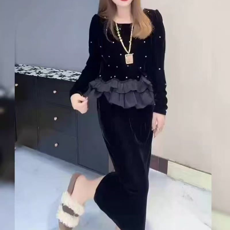 9097新款满钻小花边正肩打底衫