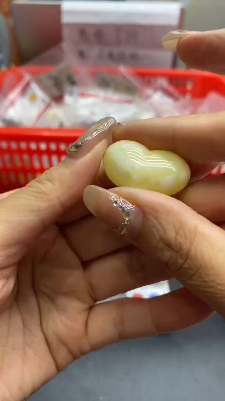 琥珀未镶嵌珠宝奇石173