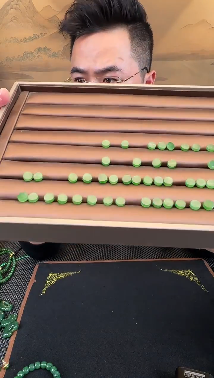 18K金镶嵌和田玉耳饰圆牌（多样性发一件）