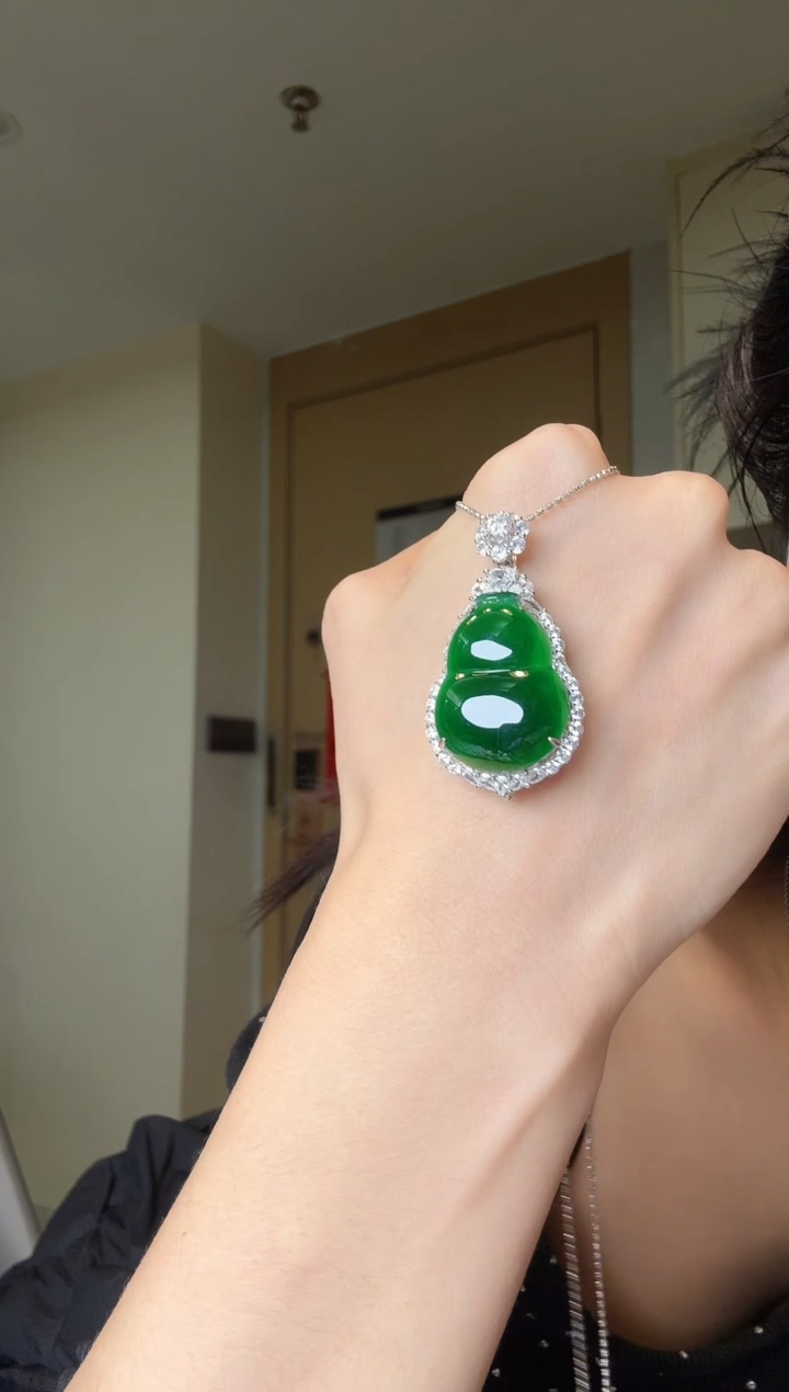 【闪购商品】翡翠吊坠(不含链)银S925镶嵌天然翡翠吊坠