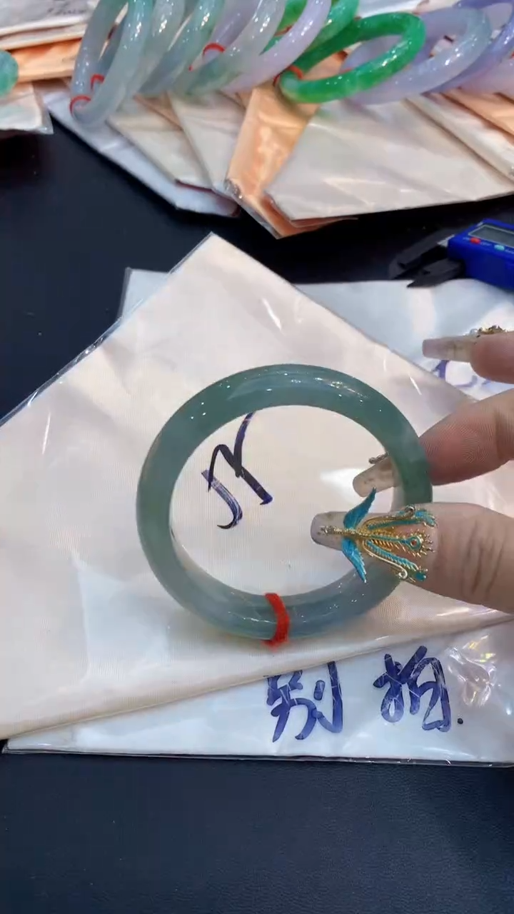 【闪购商品】翡翠手镯未镶嵌0750043579