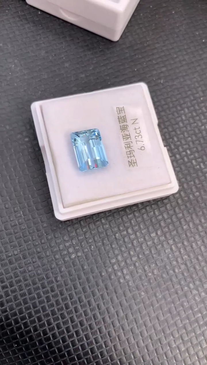 【闪购商品】海蓝宝石裸石未镶嵌天然圣玛利亚色海蓝宝石