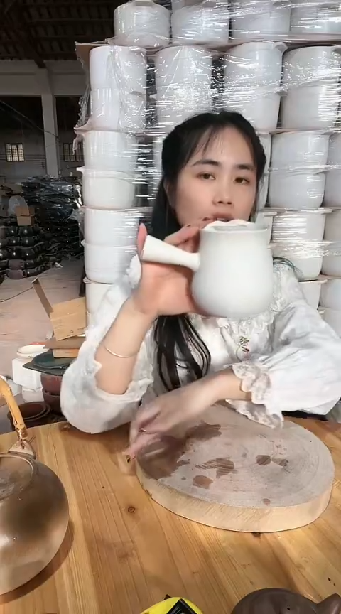 陶瑕疵白泥手把壶不带盖