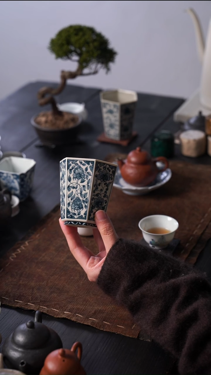 R*晶1大青花水杯