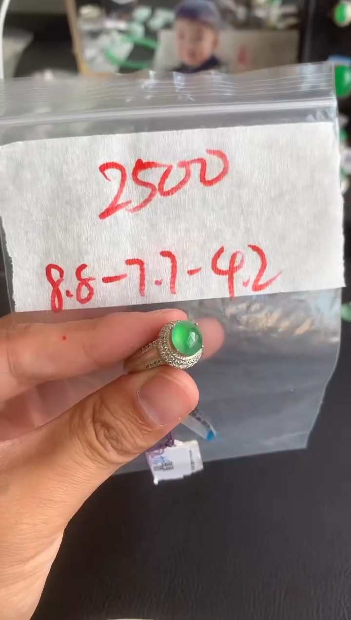 未镶嵌定制翡翠缅甸A货翡翠，拍一发一