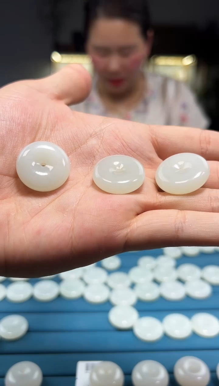 【闪购商品】和田玉吊坠未镶嵌吊坠多样性发货拍一发一